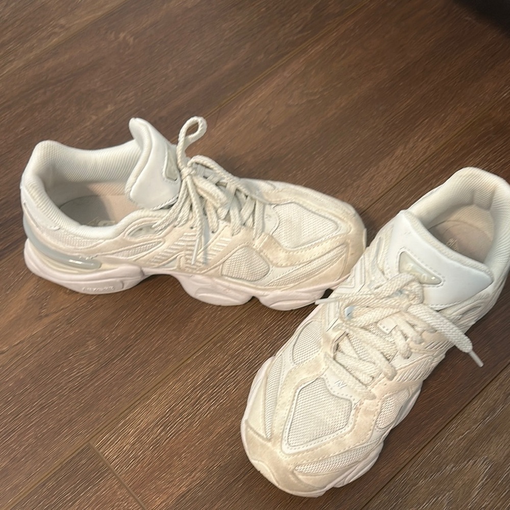 New Balance Women's White Chunky Athletic Sneakers
